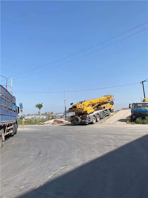 武陵区25吨吊车的租赁价格大概是多少？